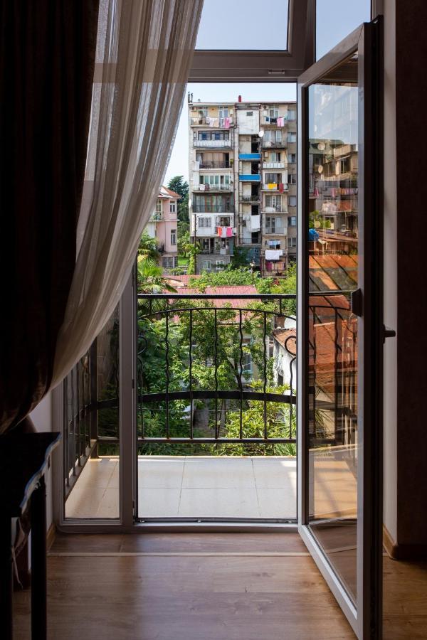 Apartments In The Historical Center Of Batumi, Near The Seaside Park Экстерьер фото