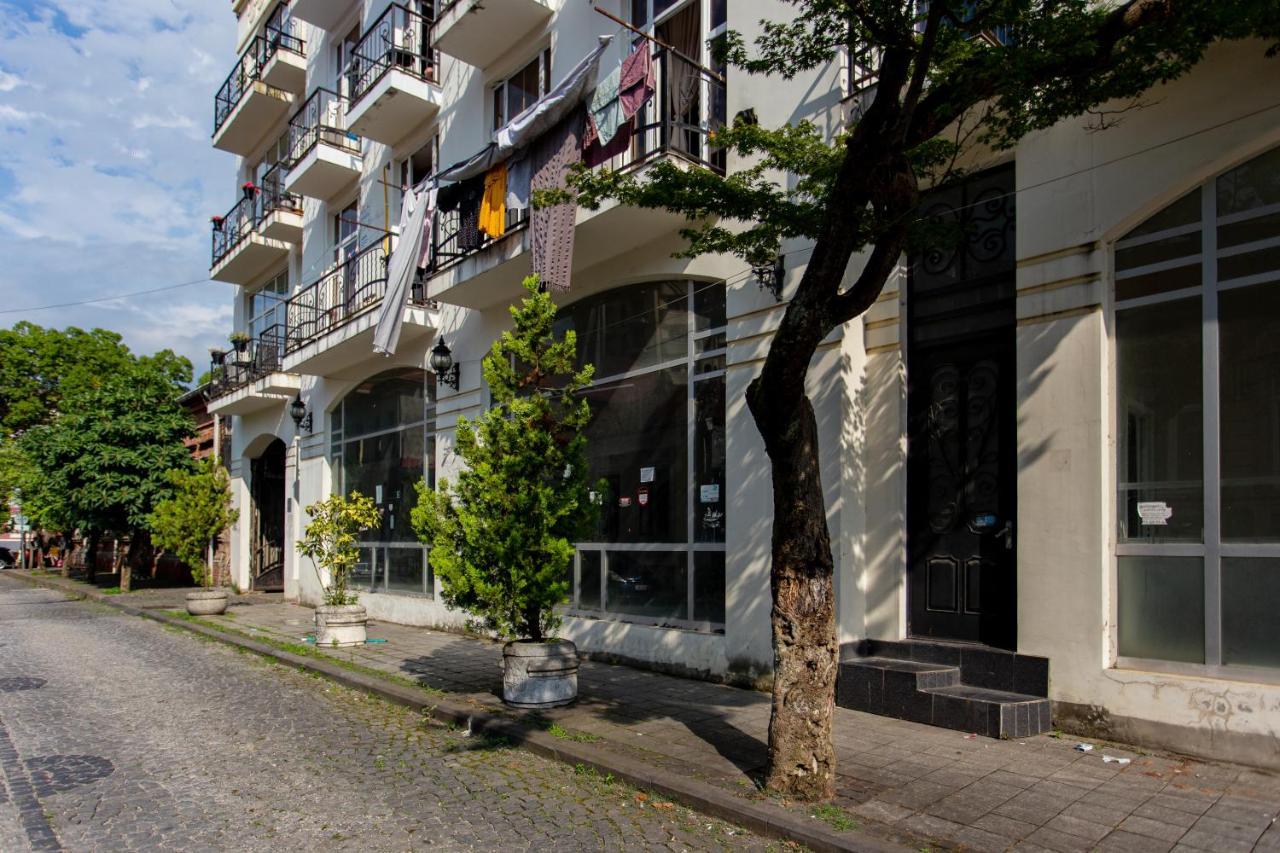 Apartments In The Historical Center Of Batumi, Near The Seaside Park Экстерьер фото