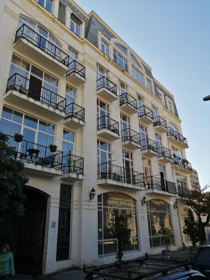 Apartments In The Historical Center Of Batumi, Near The Seaside Park Экстерьер фото